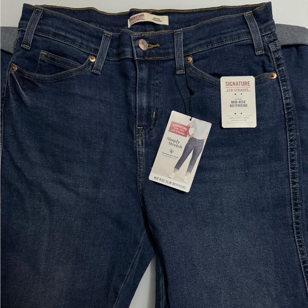 WOMEN’S SIGNATURE HERITAGE MID-RISE BOYFRIEND JEANS, SIZE W28